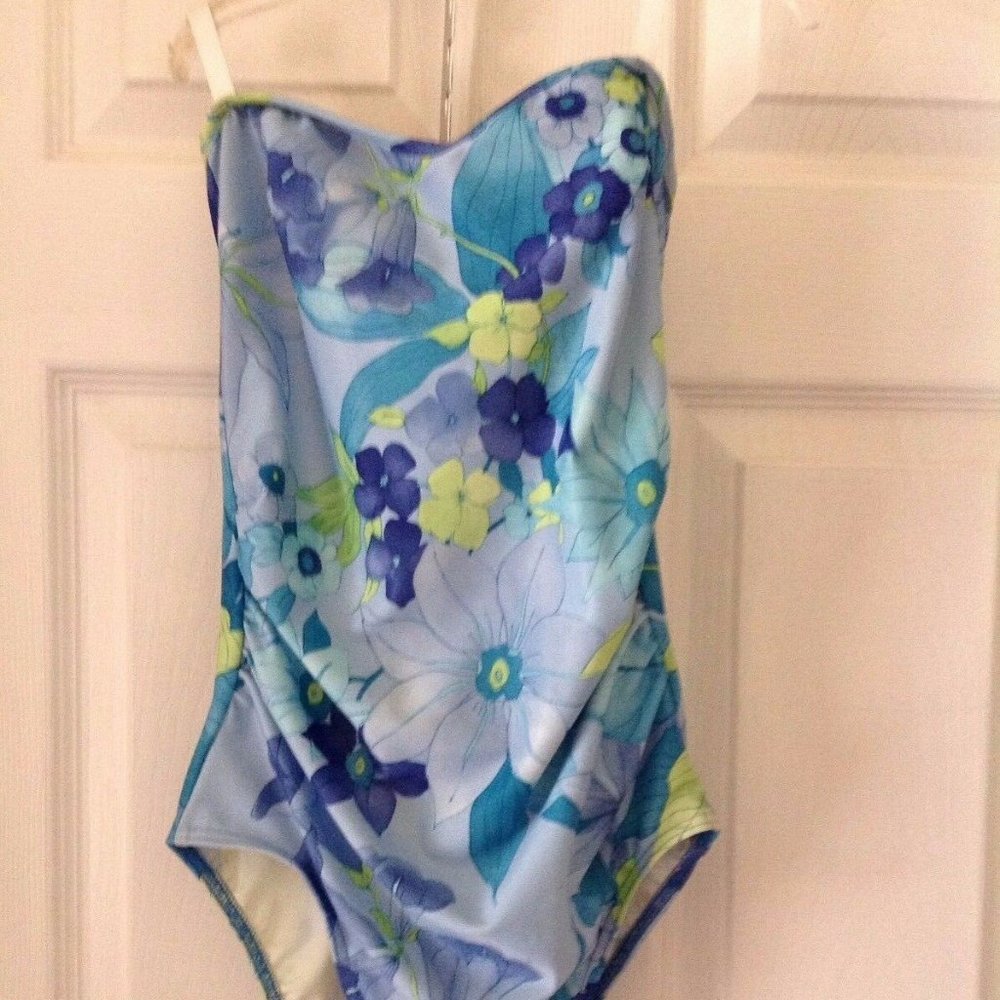CHRISTINA! One Piece Strapless Open Back Swimsuit ~ Multi-Color Floral ~Size 8